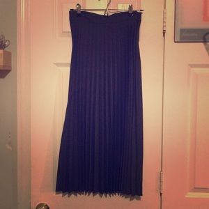 Zara XS navy pleated skirt